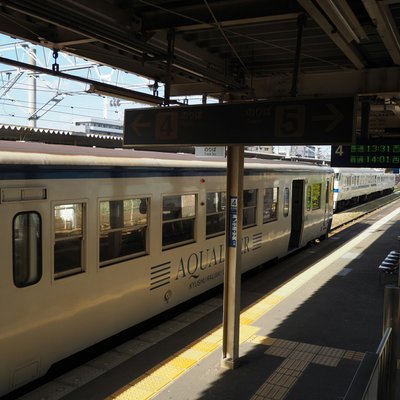 西戸崎駅