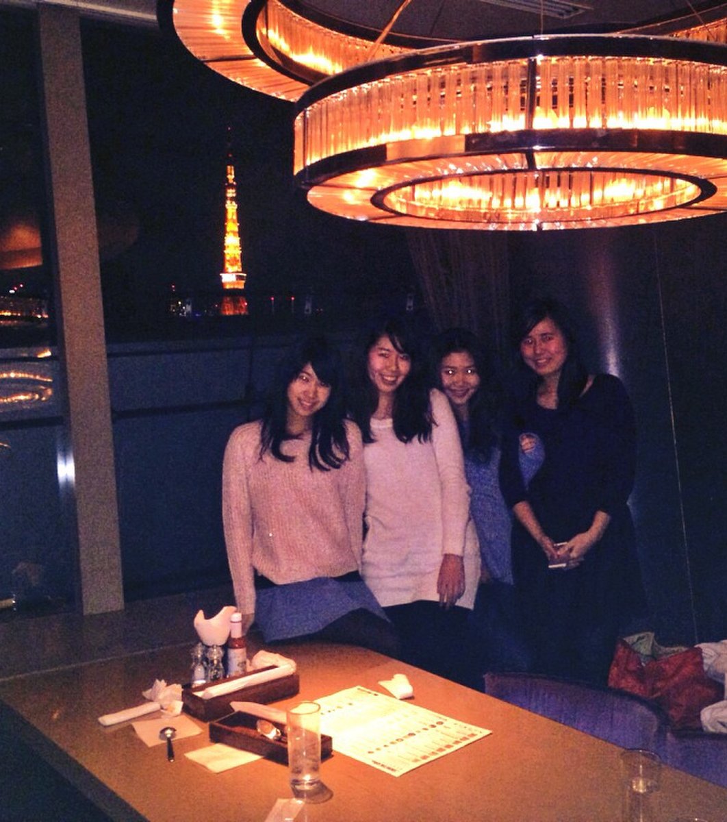 六本木ヒルズ ラグジュアリー女子会 オシャレな個室で 美しい東京タワーの夜景を独占 しかも 安い Playlife プレイライフ