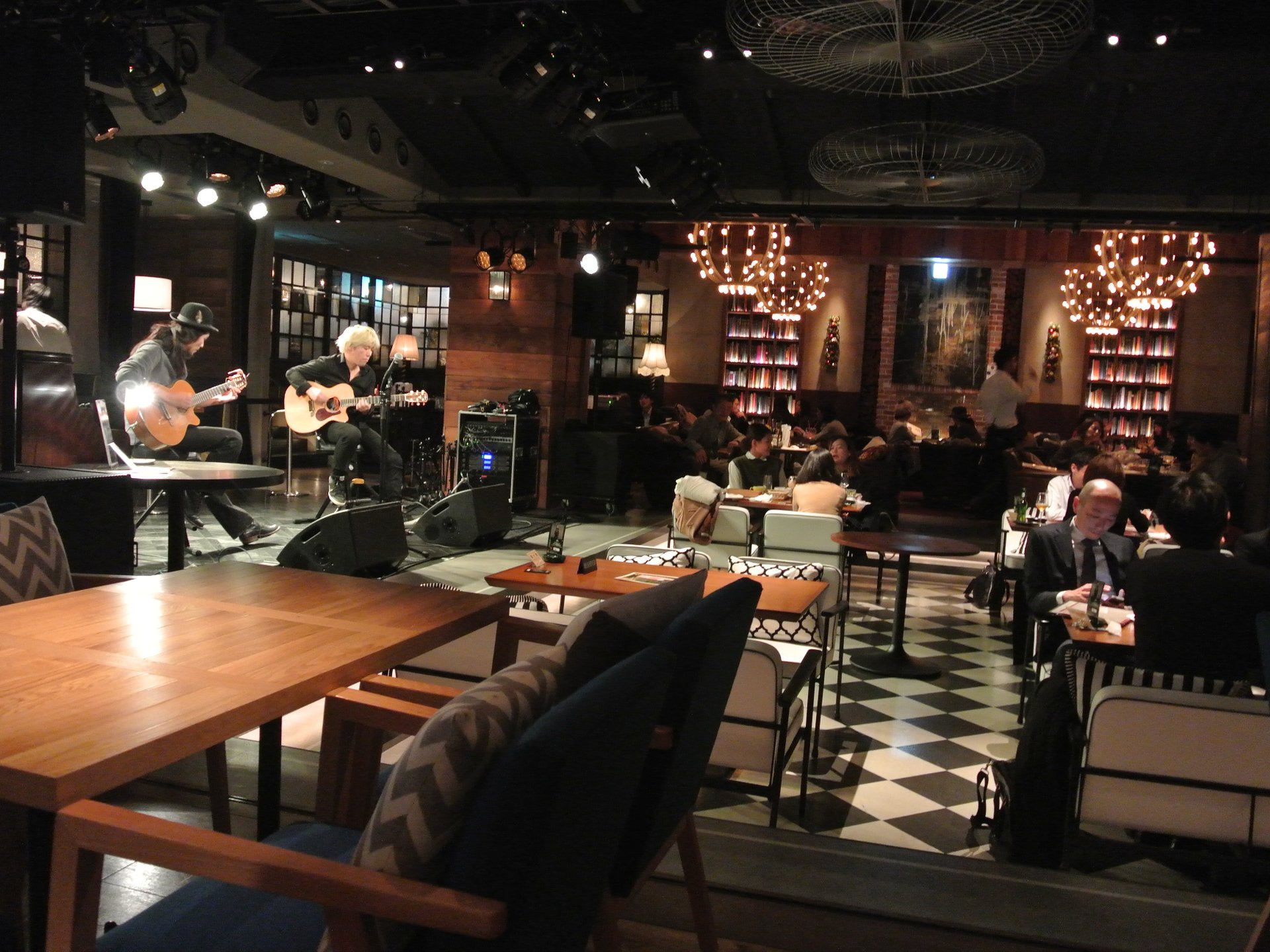 【デート、女子会、ひとり作業】マルチに使える渋谷の「リビングルームカフェ」が優秀すぎる！