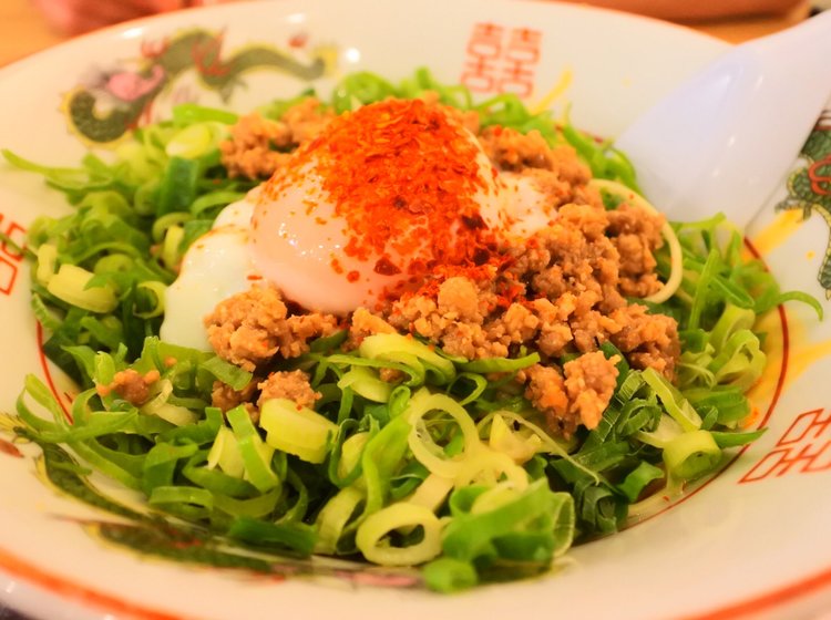 広島駅で食べられる県民のソウルフード ばくだんやの汁なし担々麺と駅内で帰る広島土産をご紹介 Playlife プレイライフ