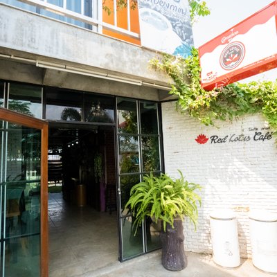 レッドロータスカフェ（Red Lotus Cafe）