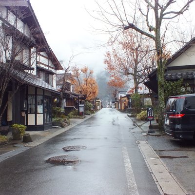 湯の坪街道