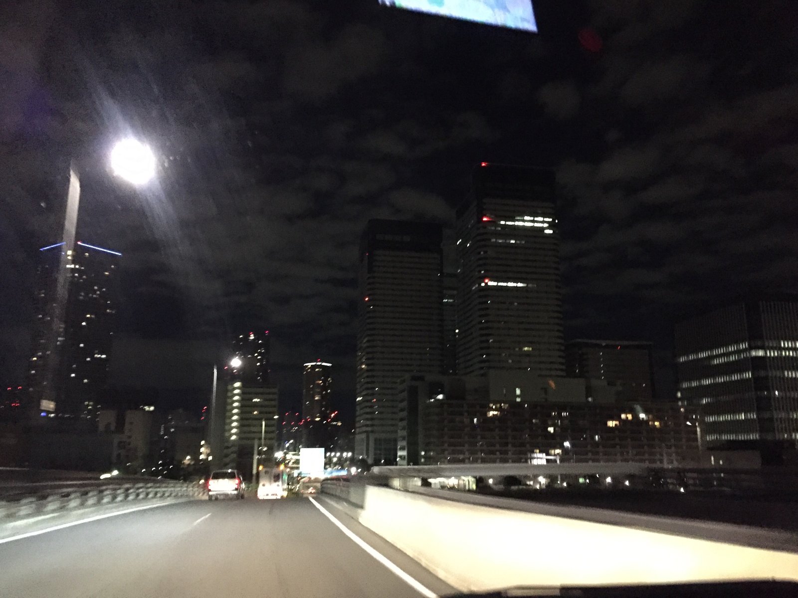 夜中にドライブがしたくなったら 冬の東京を満喫できる王道ドライブコース Playlife プレイライフ