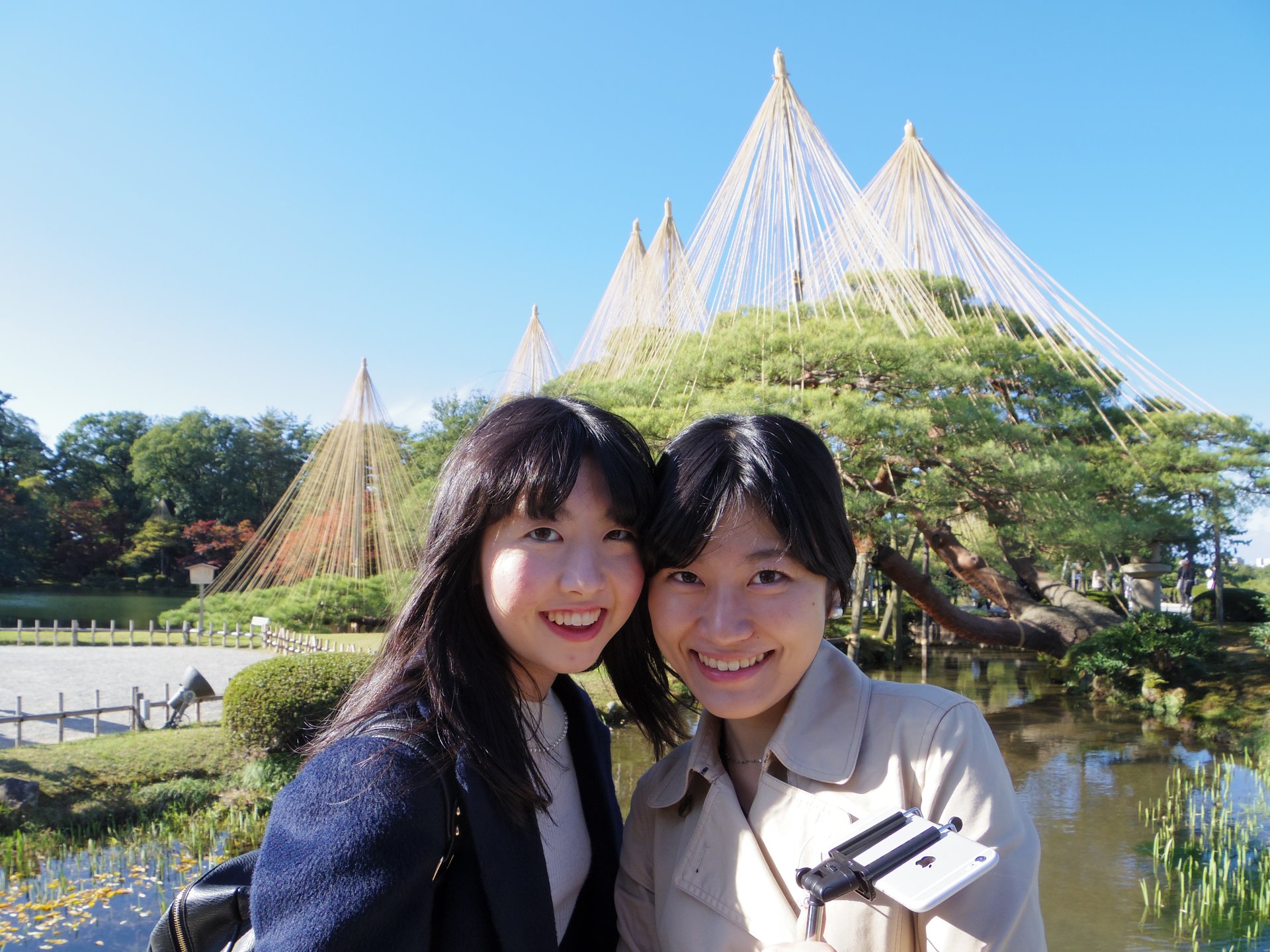 美しすぎる金沢観光！日本三名園の一つ「兼六園」で紅葉を楽しむ♡