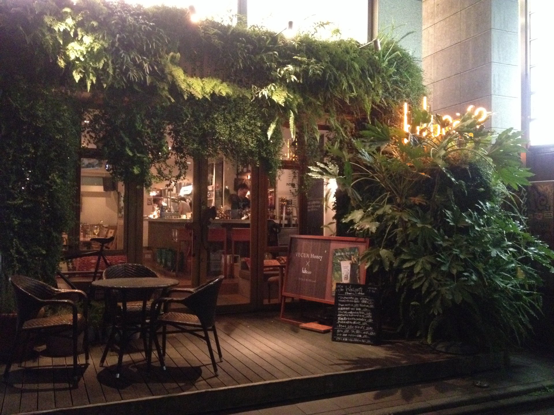 渋谷❤︎お洒落隠れ家‼︎作業捗るカフェ《hiki cafe》美容スムージーが美味しい♩無料WIFI有