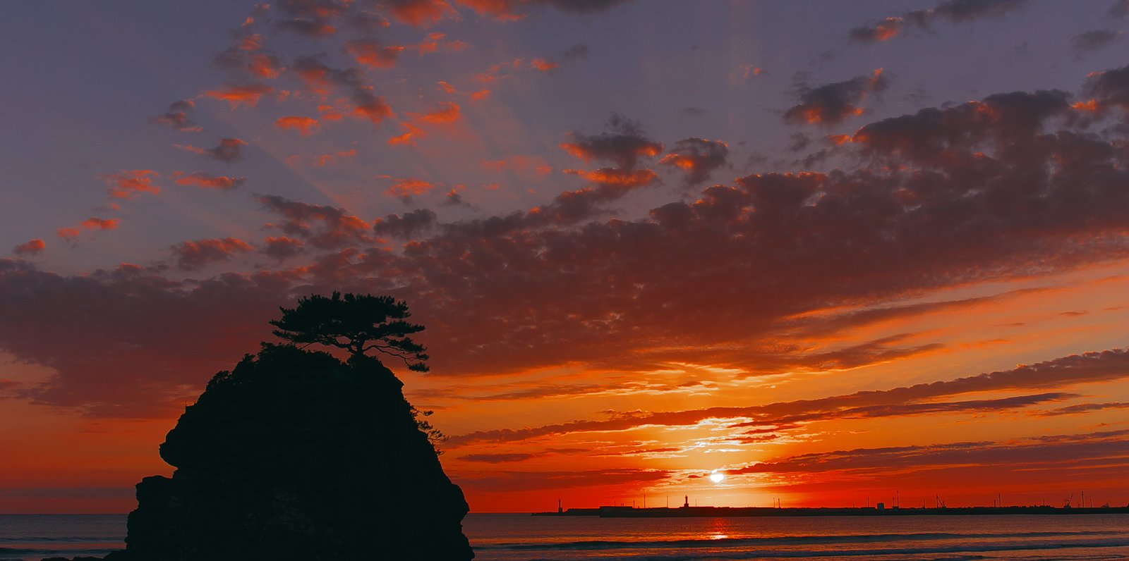 島根県 出雲 出雲大社で縁結びを祈り 出雲そばを味わって 稲佐の浜で最高の夕日をのぞむ Playlife プレイライフ