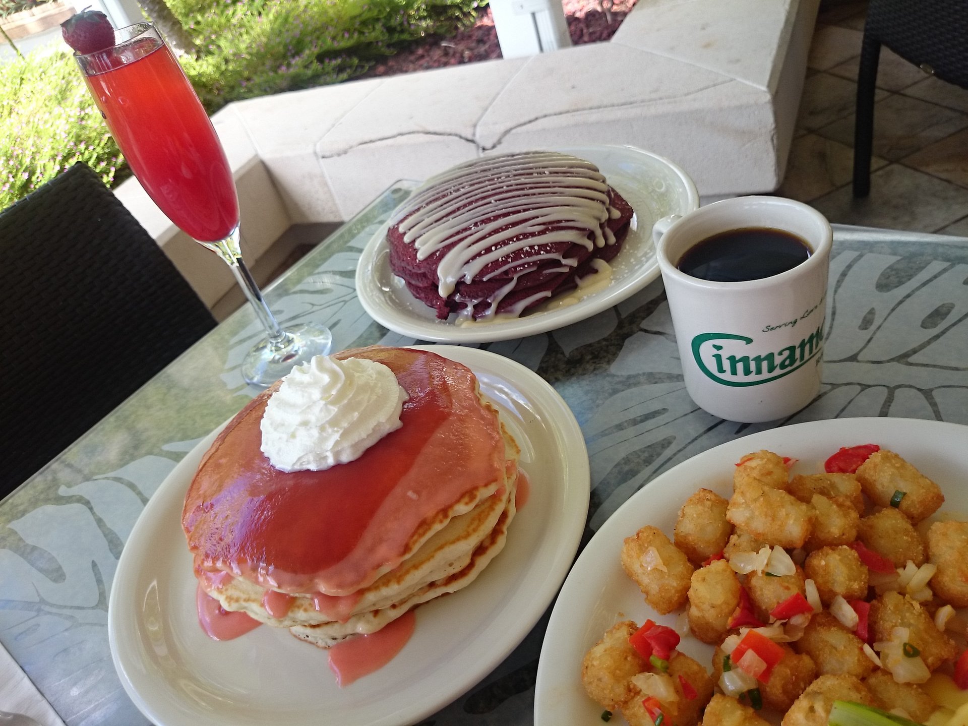 ハワイで今人気の海の見える安めパンケーキ店！ シナモンズイリカイで朝食・ブランチを