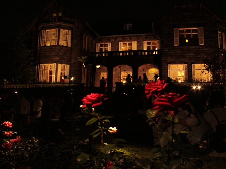 旧古河庭園 バラと洋館 日本庭園のライトアップでファンタジーの世界へ Playlife プレイライフ