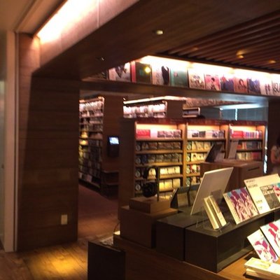 代官山 蔦屋書店