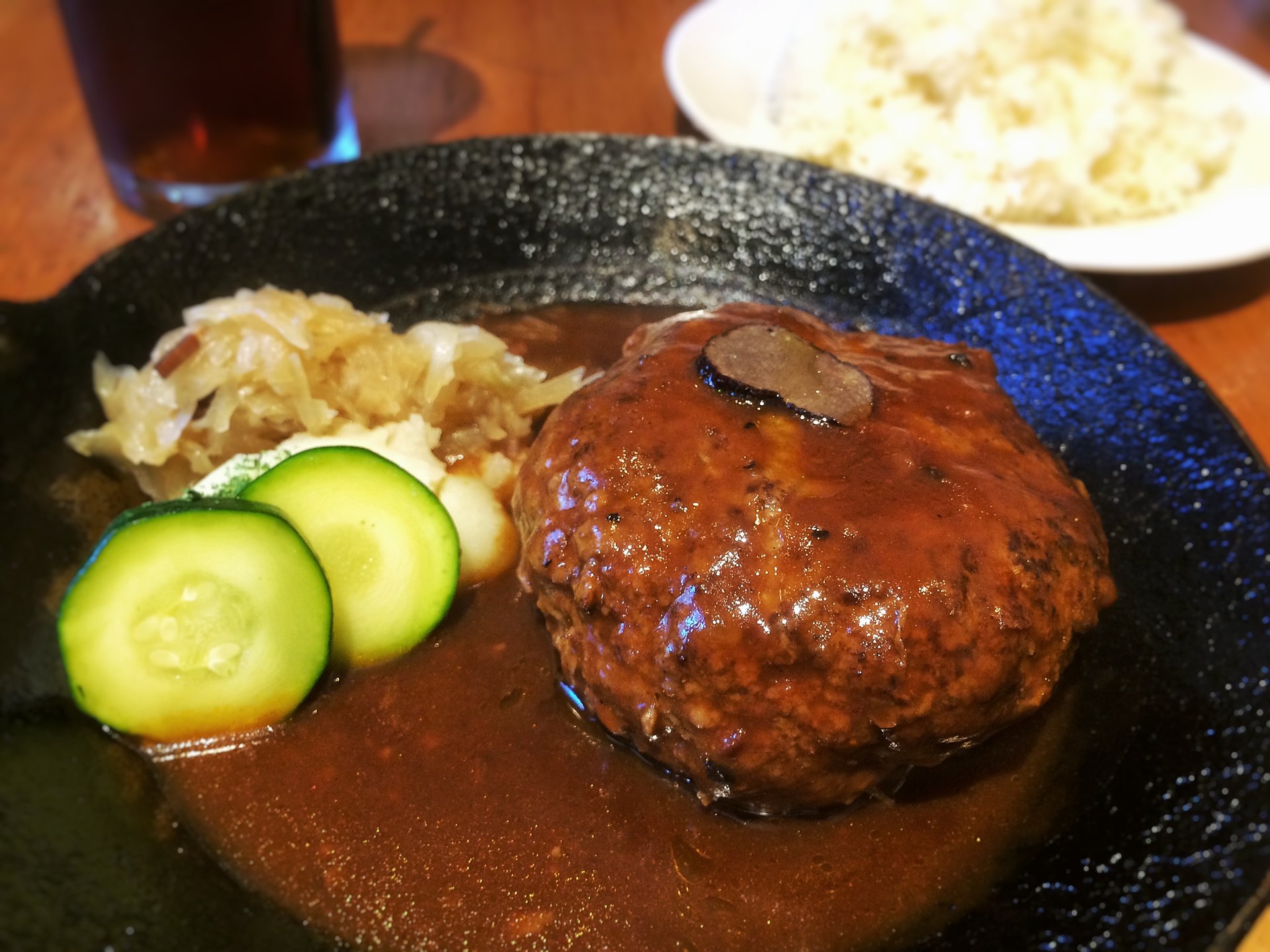 【渋谷】ドイツ料理専門店で肉汁溢れる絶品ハンブルグを食す。【ランチ】