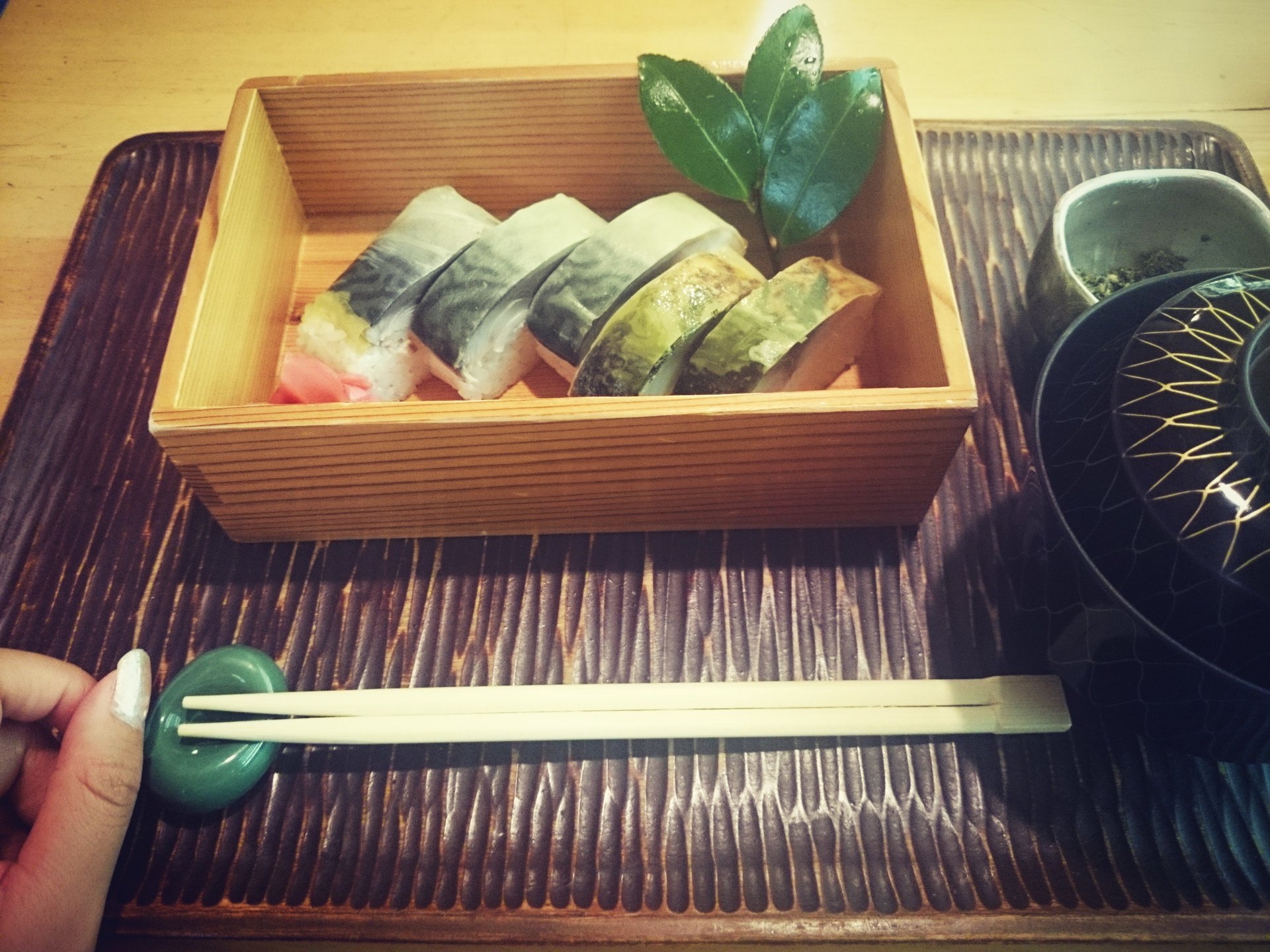 【京都旅行グルメデート】美味しすぎる絶品鯖寿司。創業100年以上の老舗。ランチに