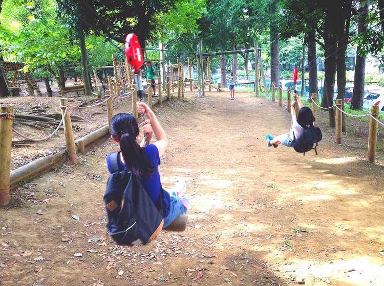 お金をかけずに遊びたい人必見 大人も楽しめるアスレチック 平和の森公園で子供と一緒に汗をかこう Playlife プレイライフ