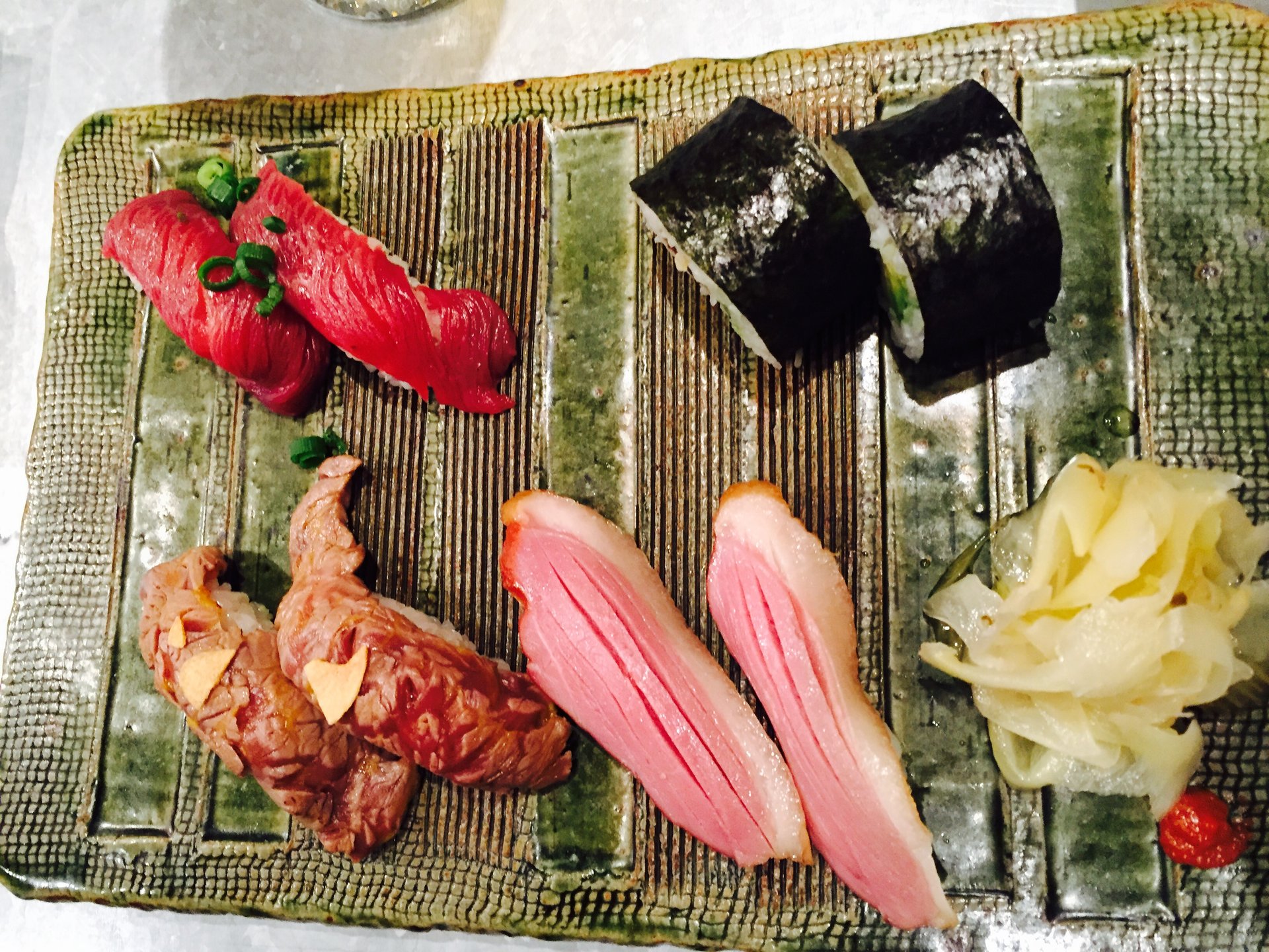 【渋谷肉寿司】最強！1〜4階までのお通し無しの肉寿司店。個室有り！！ジョッキも驚くほどでかい。
