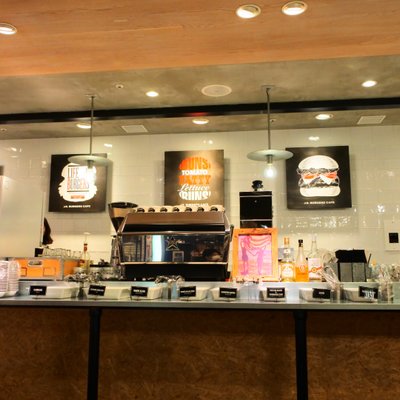 J.S. BURGERS CAFE E-ma梅田店