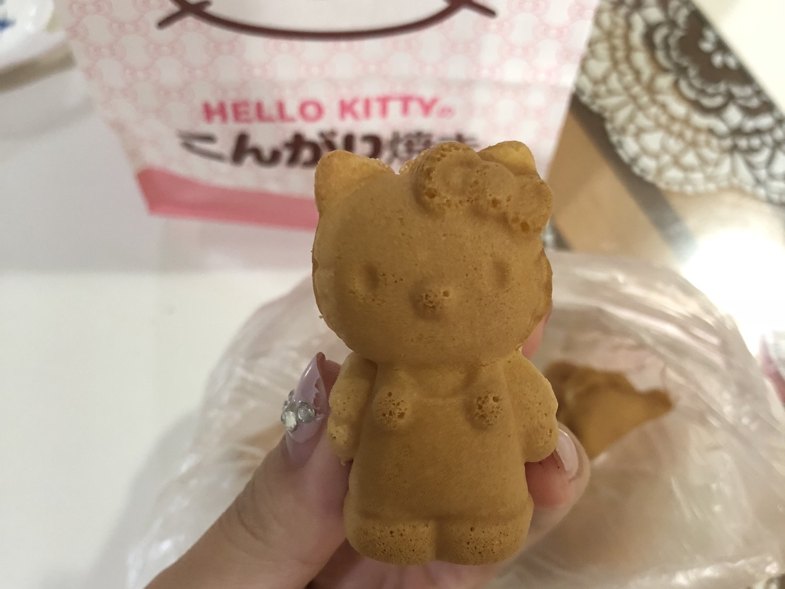 HELLO KITTYのこんがり焼 ダイバーシティ東京プラザ店