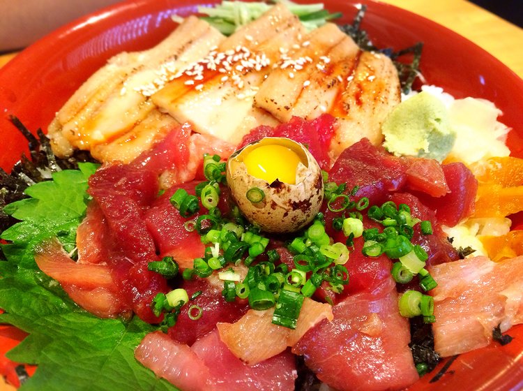 銀座の行列店 コスパ最高なお寿司ランチを食べれる まる伊 の限定食名物 づけ穴ちらし を食す Playlife プレイライフ