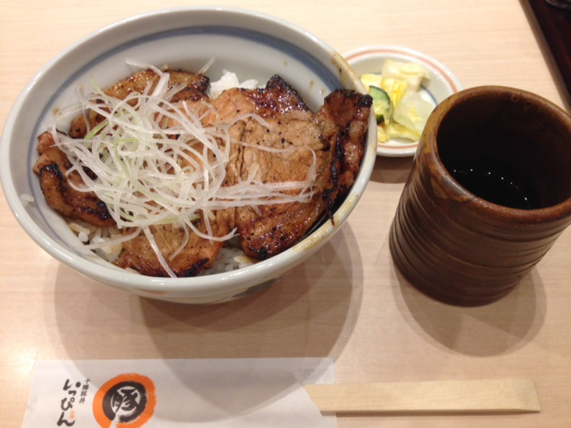 うまいご当地グルメ！札幌駅で帯広の炭火焼き豚丼が食べられる！札幌市民も行列する「十勝豚丼 いっぴん」