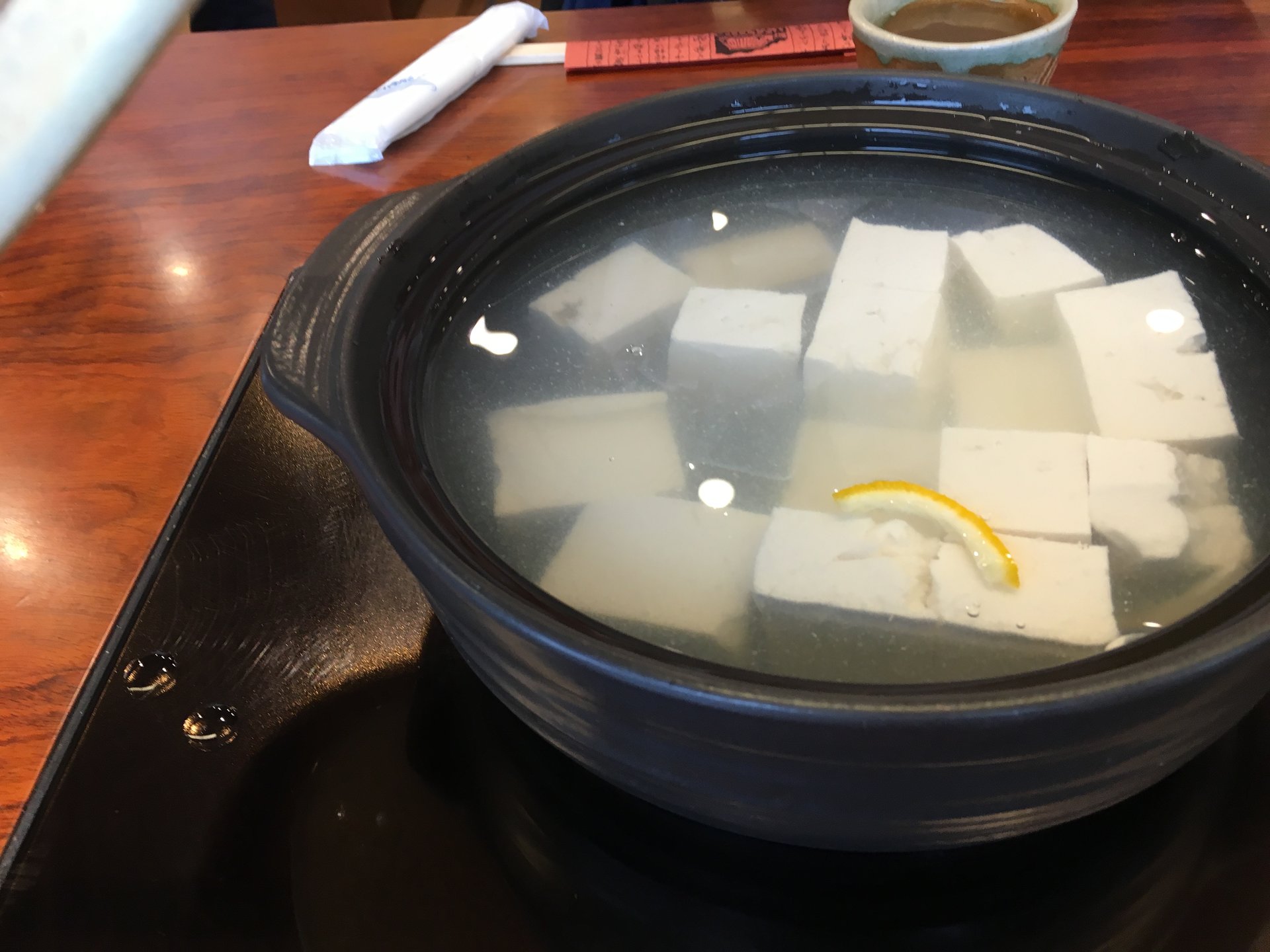 【京都・清水寺周辺で美味しいランチをするなら！】リーズナブルに湯豆腐と湯葉をいただける「おかべ家」♪