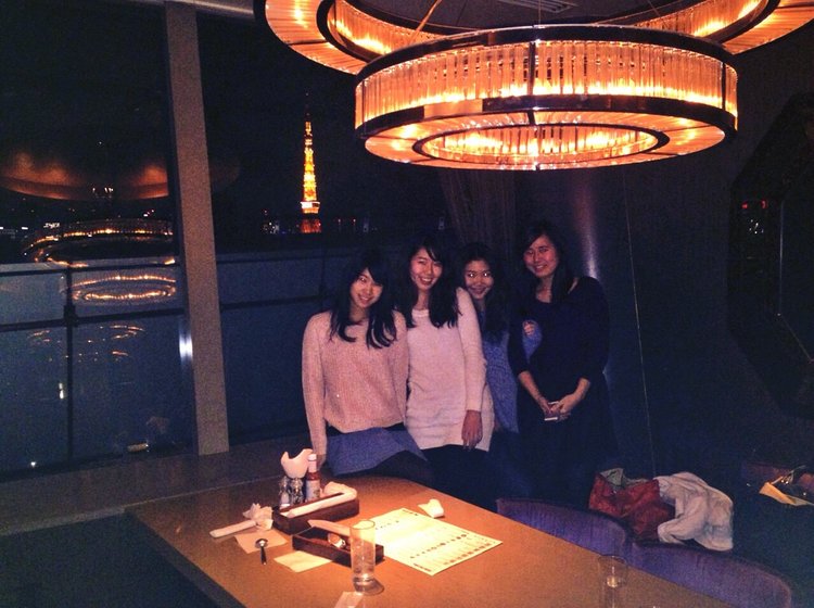 六本木ヒルズ ラグジュアリー女子会 オシャレな個室で 美しい東京タワーの夜景を独占 しかも 安い Playlife プレイライフ