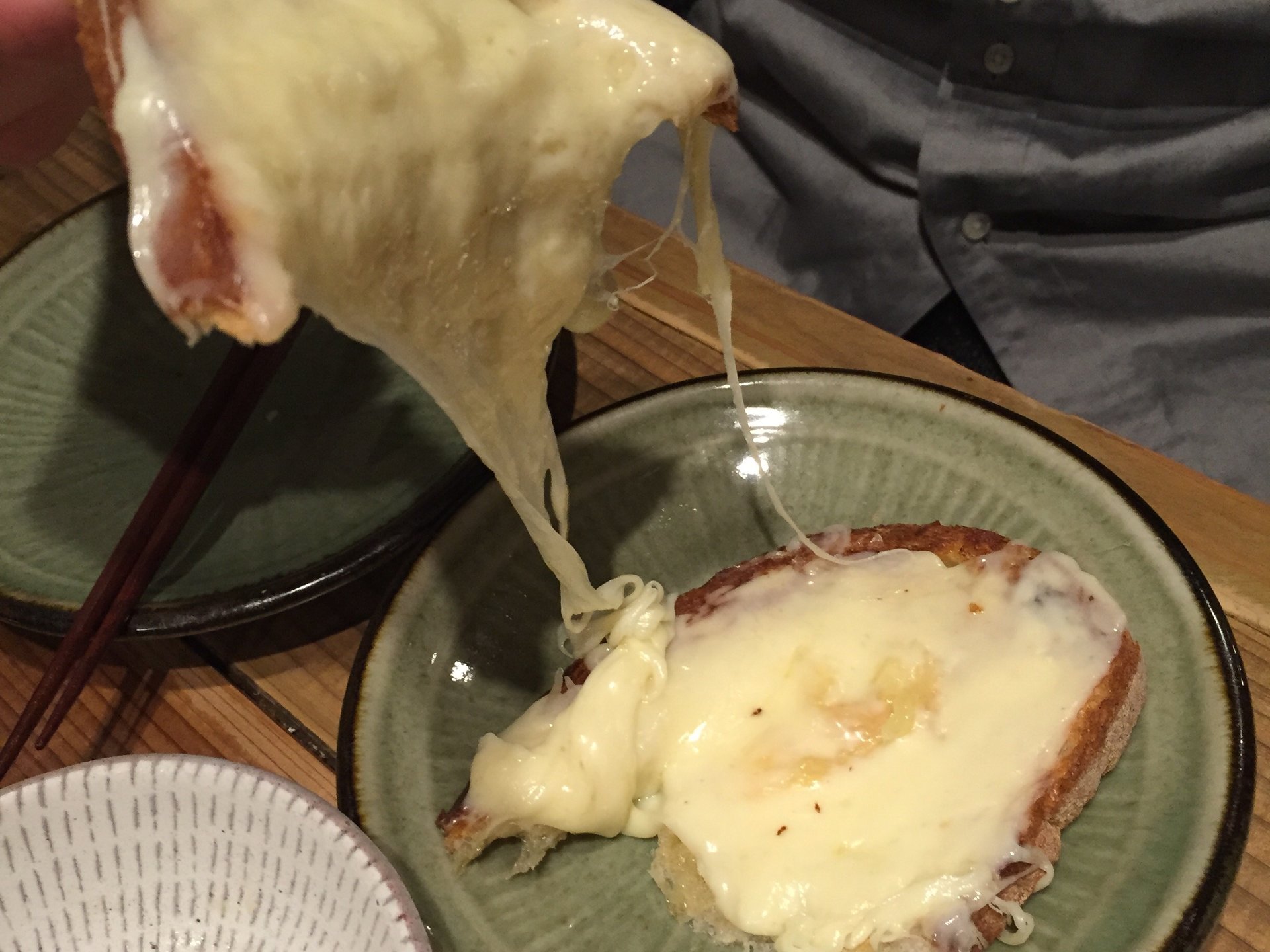 【塚田農場のラクレットチーズ♪】とろっとろのチーズがたまらん♡リーズナブルで本格仕立て！