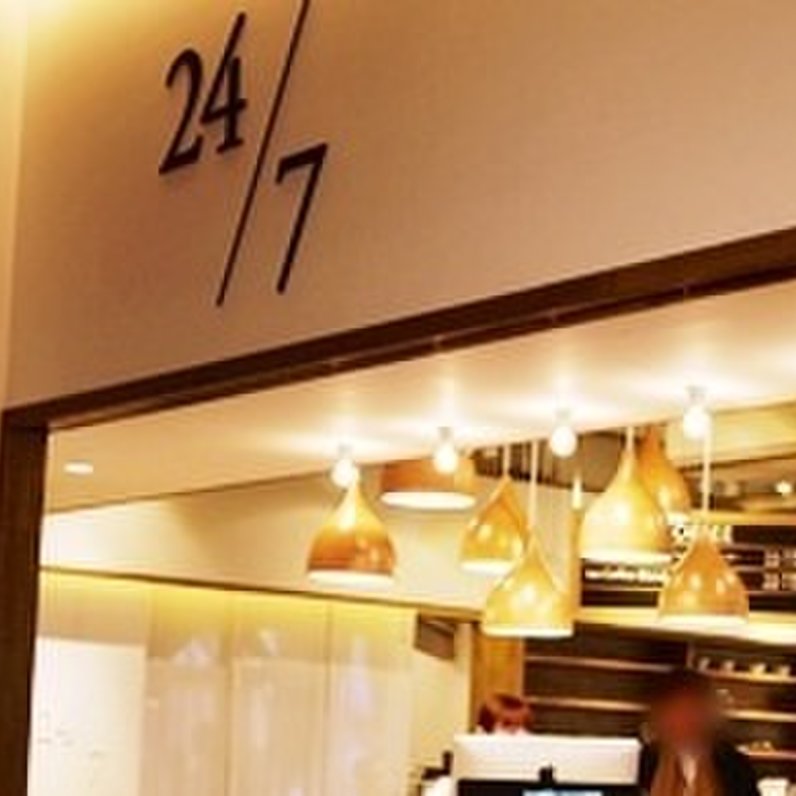 24/7 restaurant
