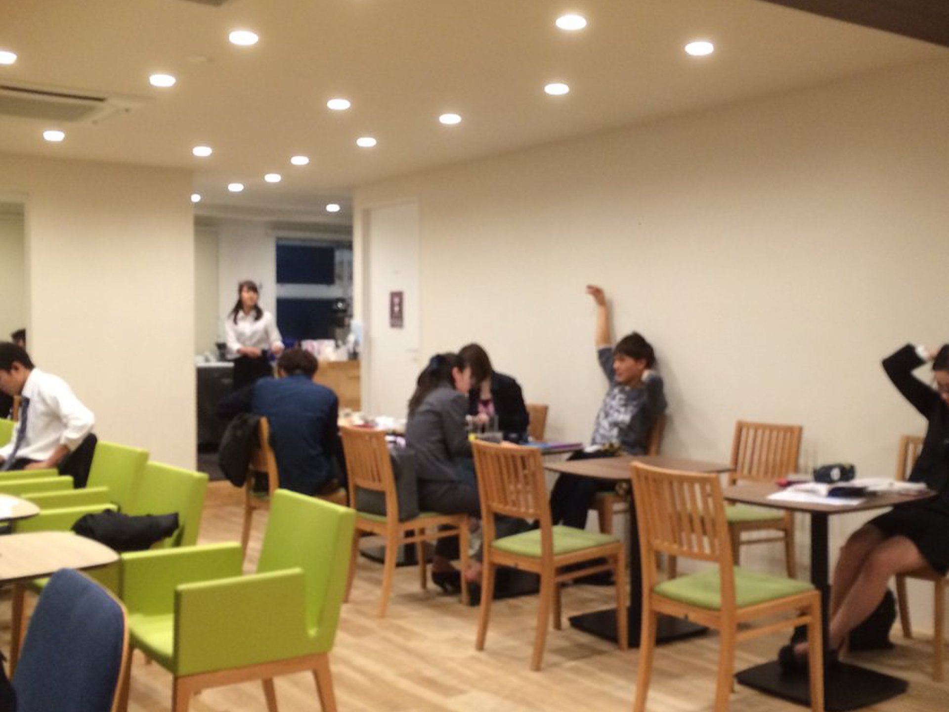 知るカフェ 早稲田大学前店
