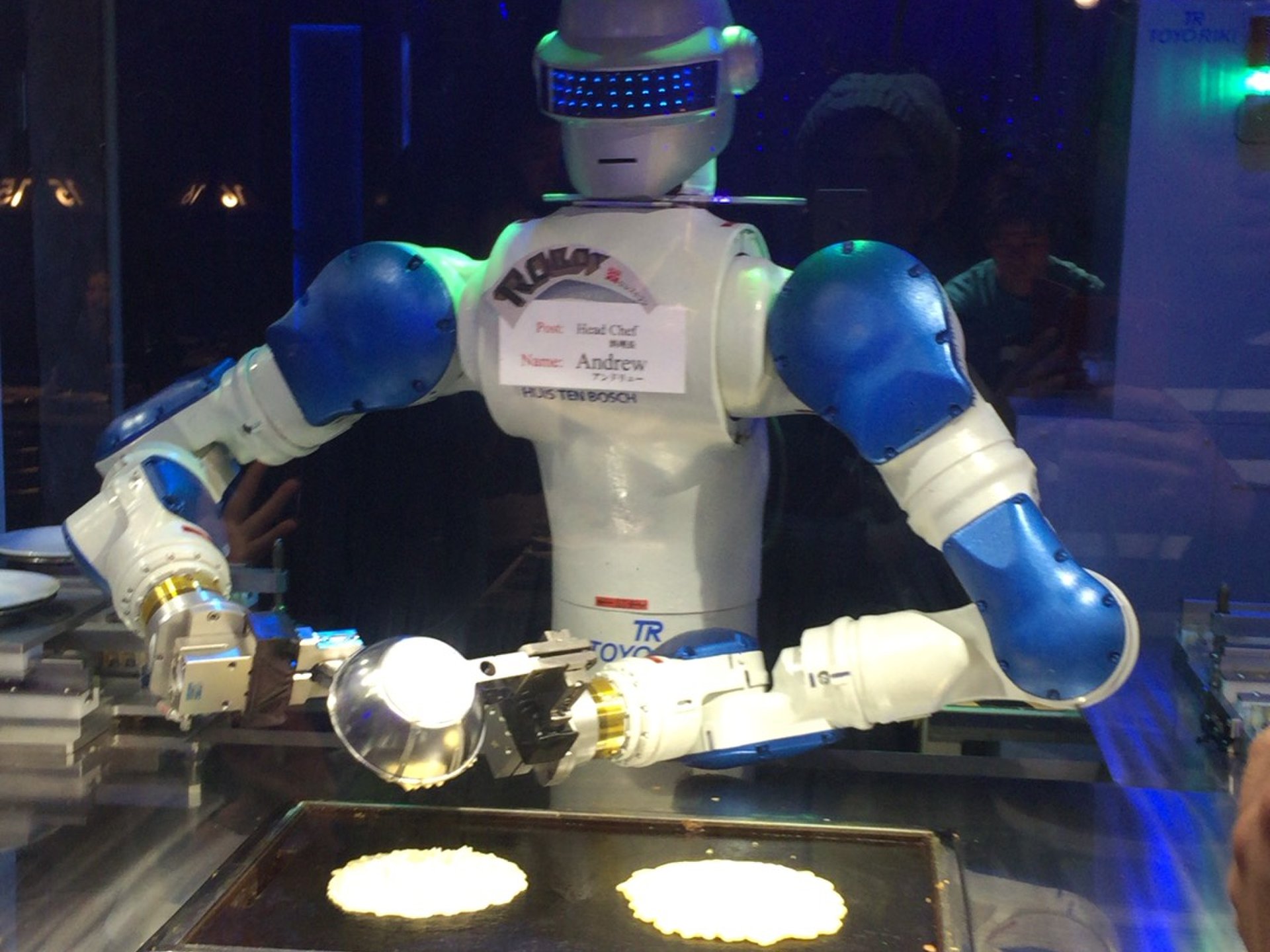 話題の『変なレストラン』の実態はロボットが調理をするなど最新テクノロジーが満載！