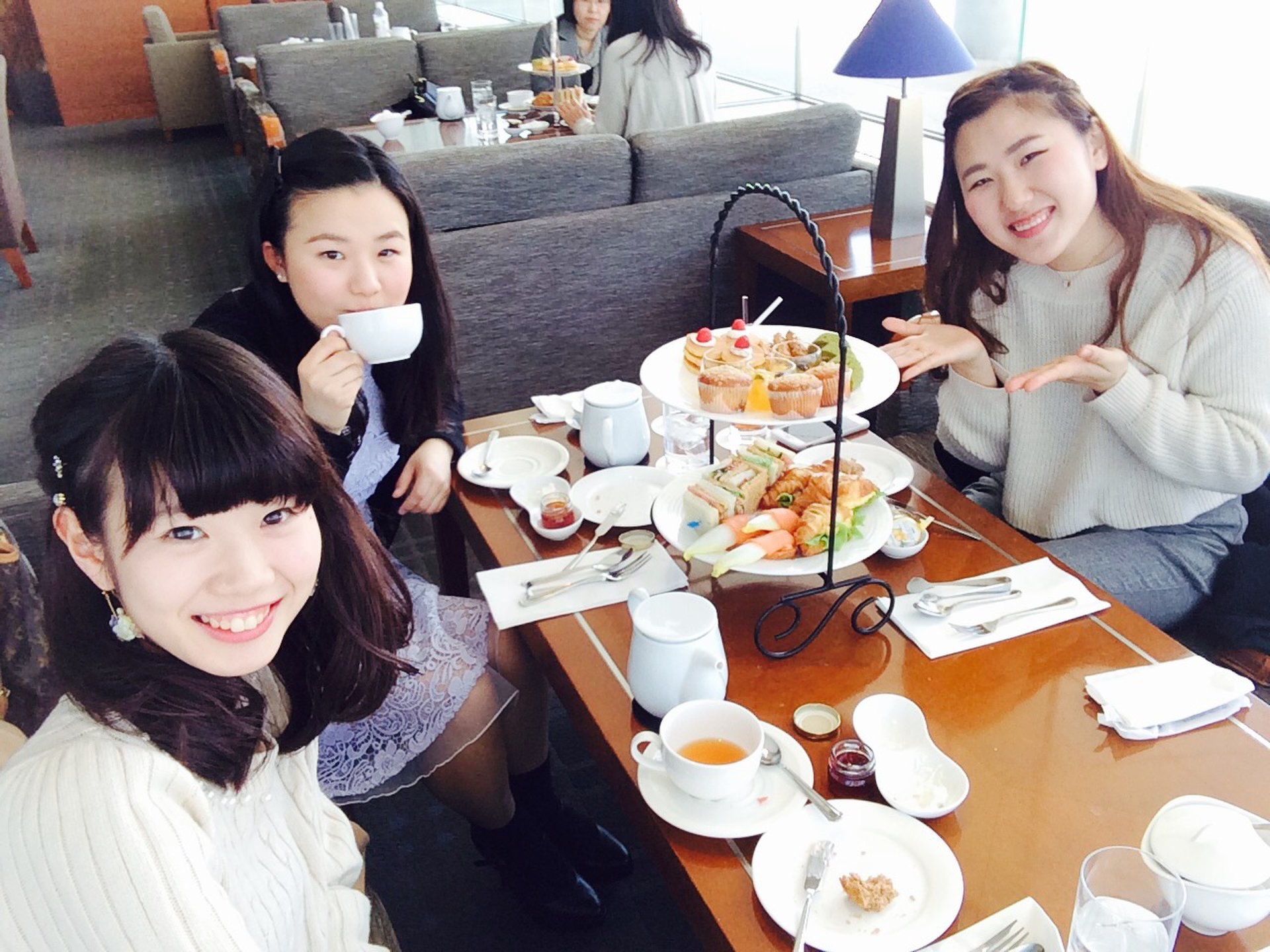 【新宿でアフターヌーンティー女子会♡】食欲の秋はおすすめホテルラウンジでスイーツを食べよう♪
