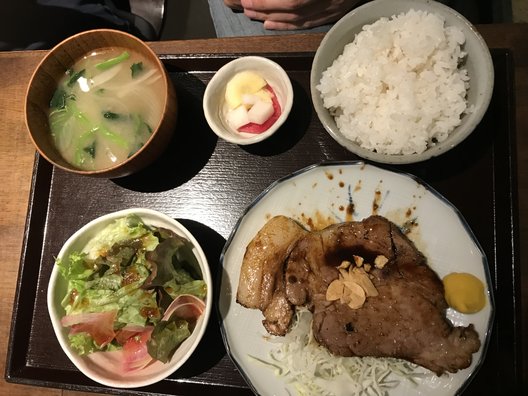 海沿いの キコリ食堂