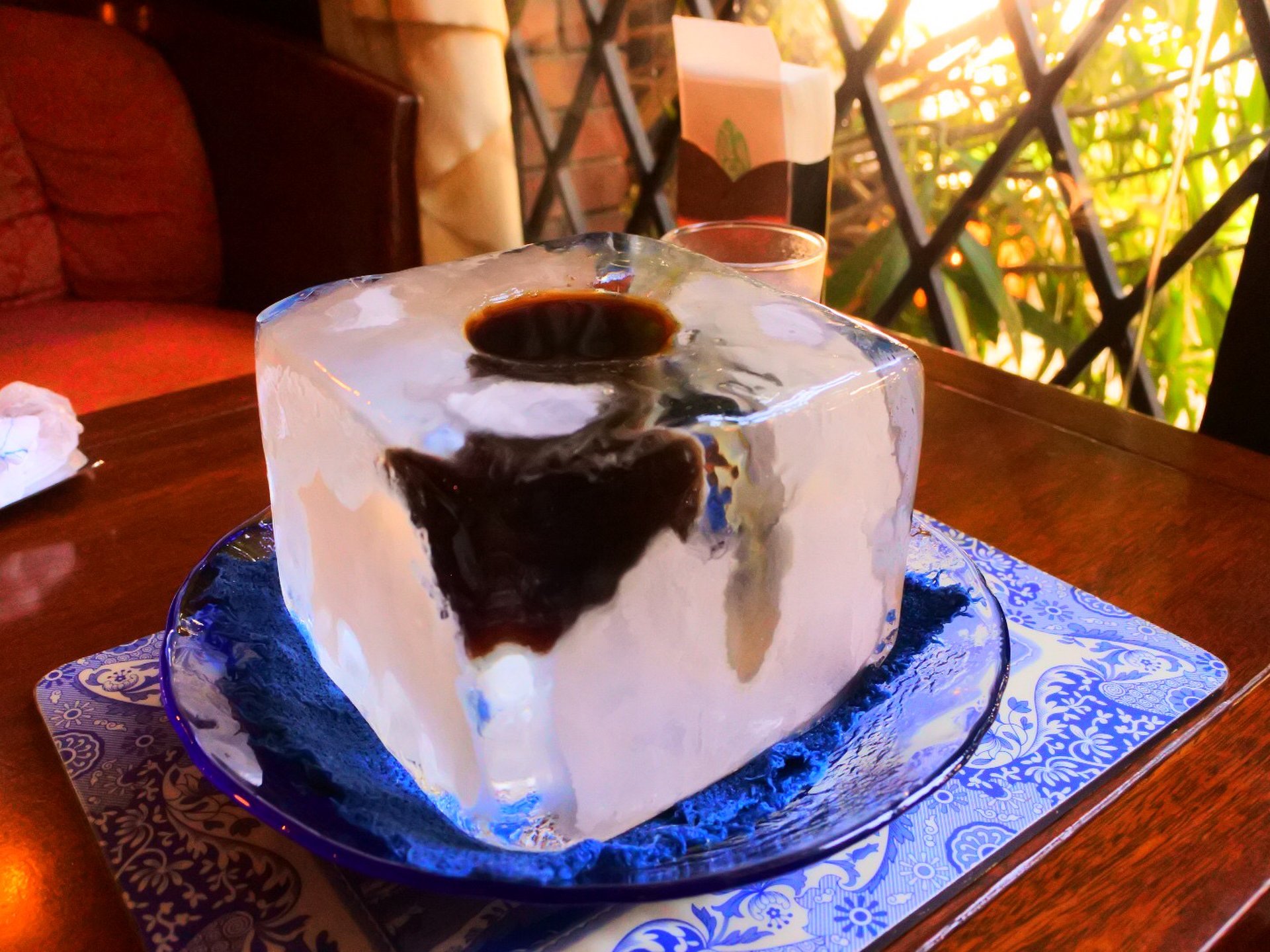 期間限定！にしむら珈琲北野坂店限定！インパクト抜群のアイスコーヒーでひんやり体験しよう！