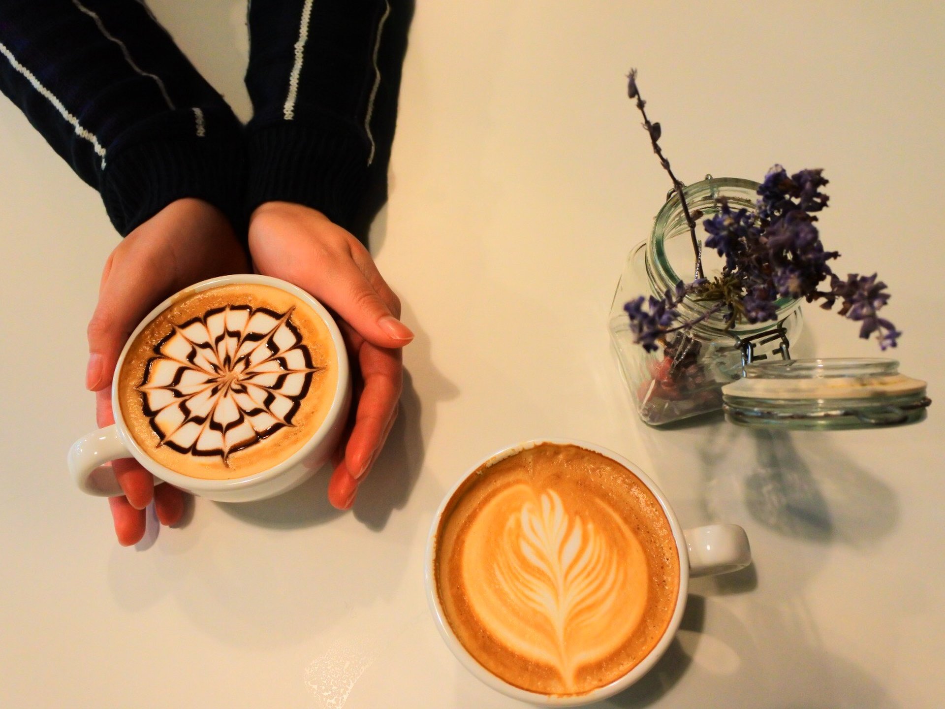 梅田スカイビル付近！電源とwifi完備で作業にぴったり♩自家焙煎のコーヒーが楽しめる穴場カフェ