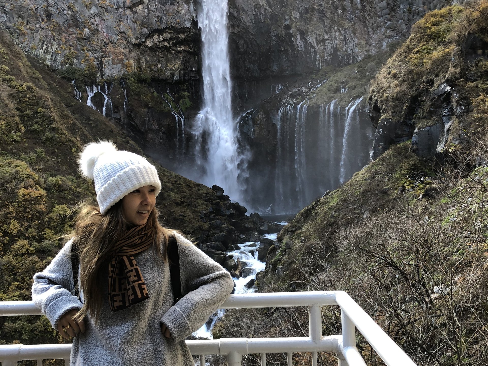 冬の日光旅行♡紅葉も綺麗‼︎いろは坂登って日本三名瀑・華厳の滝へ