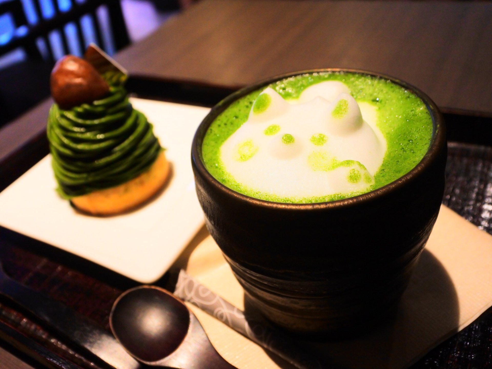 春の京都は桜と抹茶！茶寮翠泉で人気の3Dラテアートの後は本満寺の枝垂れ桜と雲龍図で有名な相国寺へ！