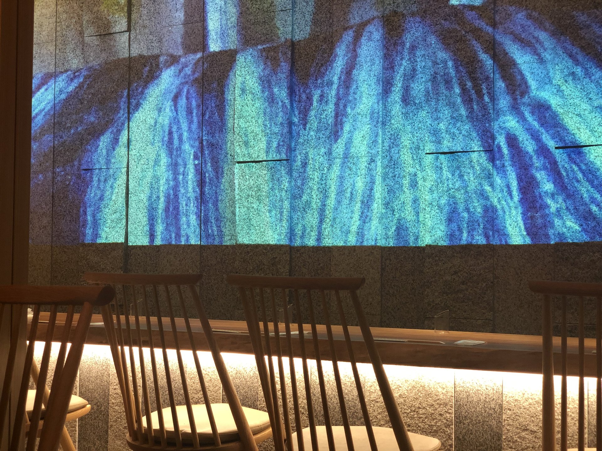 銀座で茨城旅行気分‼︎絶景を映像で♡プロジェクションマッピング新感覚レストラン