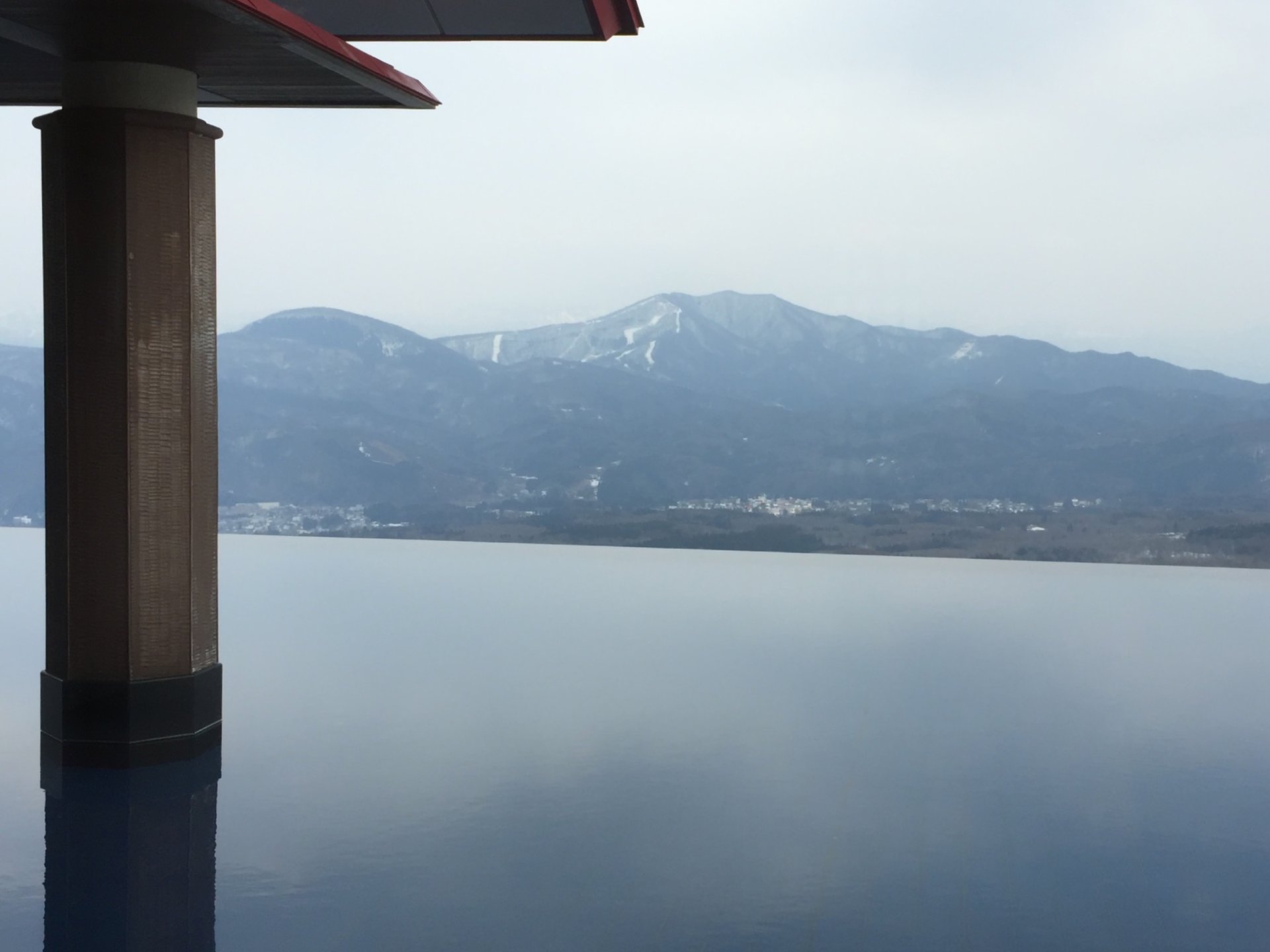新潟の温泉地に絶景インフィニティ「赤倉観光ホテル」一生に一度泊まりたい宿