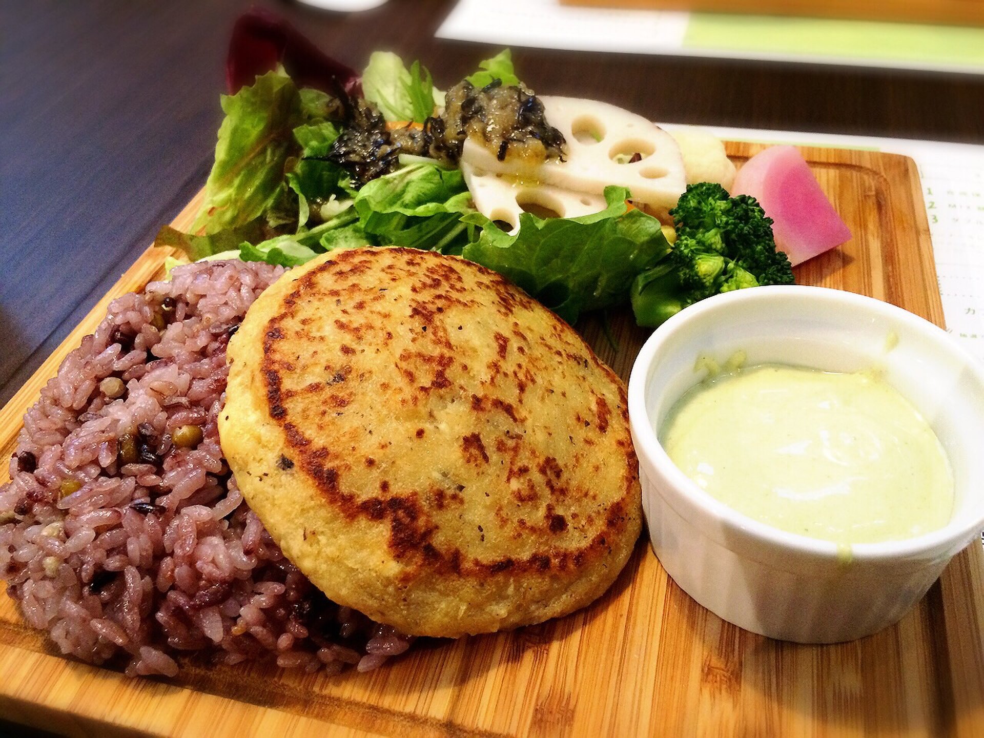 スムージーに野菜をディップ！渋谷LOFTのおしゃれカフェで期間限定オリジナルプレート