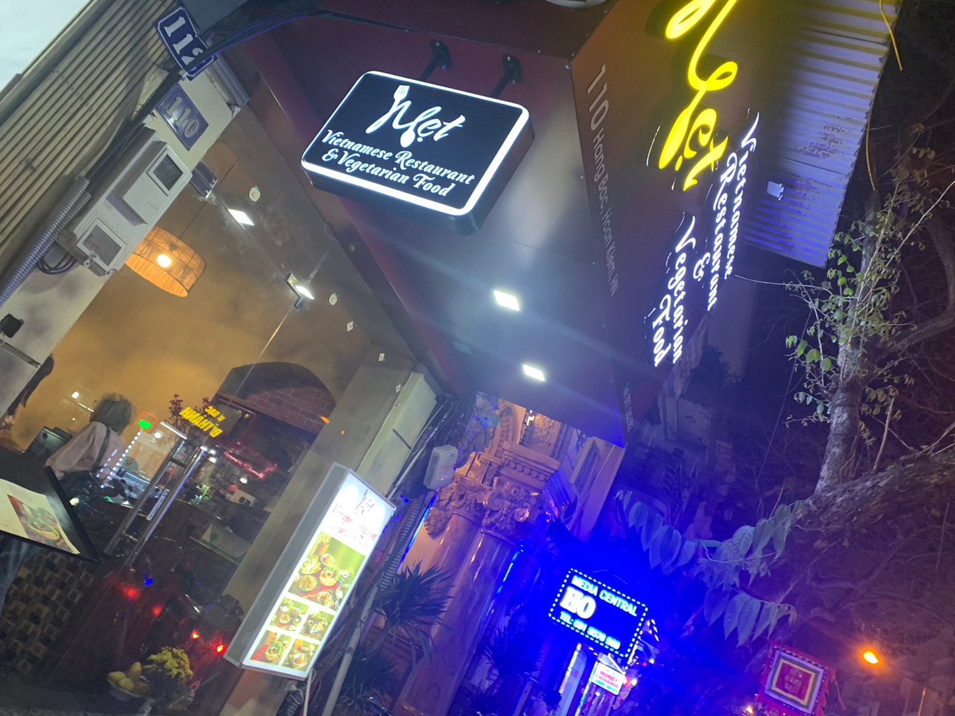  MẸT Vietnamese restaurant & vegetarian food 3