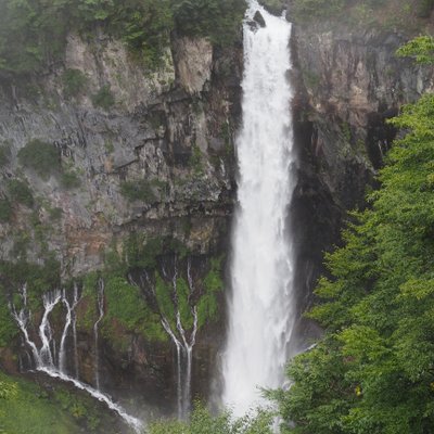 華厳滝