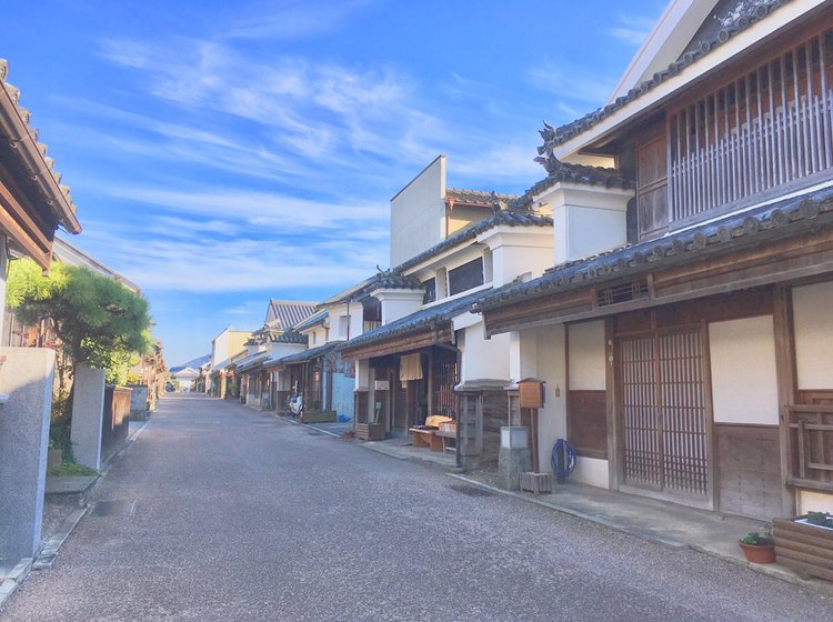 徳島の隠れパワースポット おしゃれ古民家が並ぶ美馬市のうだつの町並みって Playlife プレイライフ