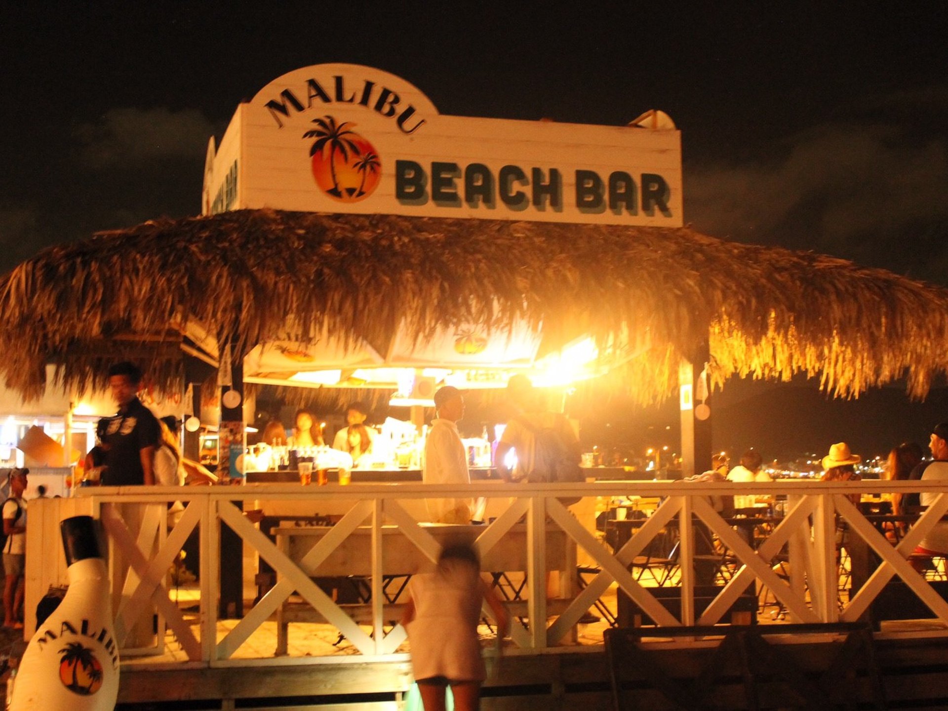 MALIBU BEACH BAR