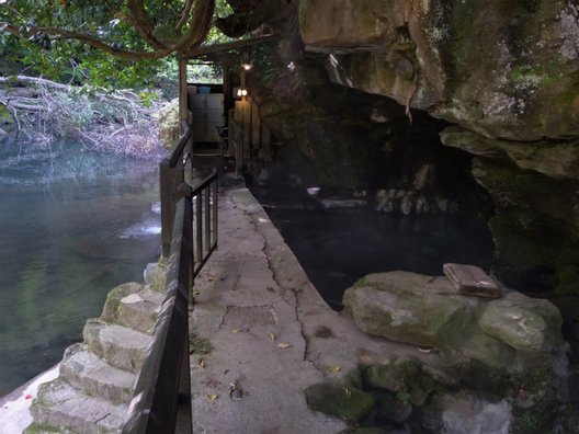 壁湯天然洞窟温泉 旅館 福元屋