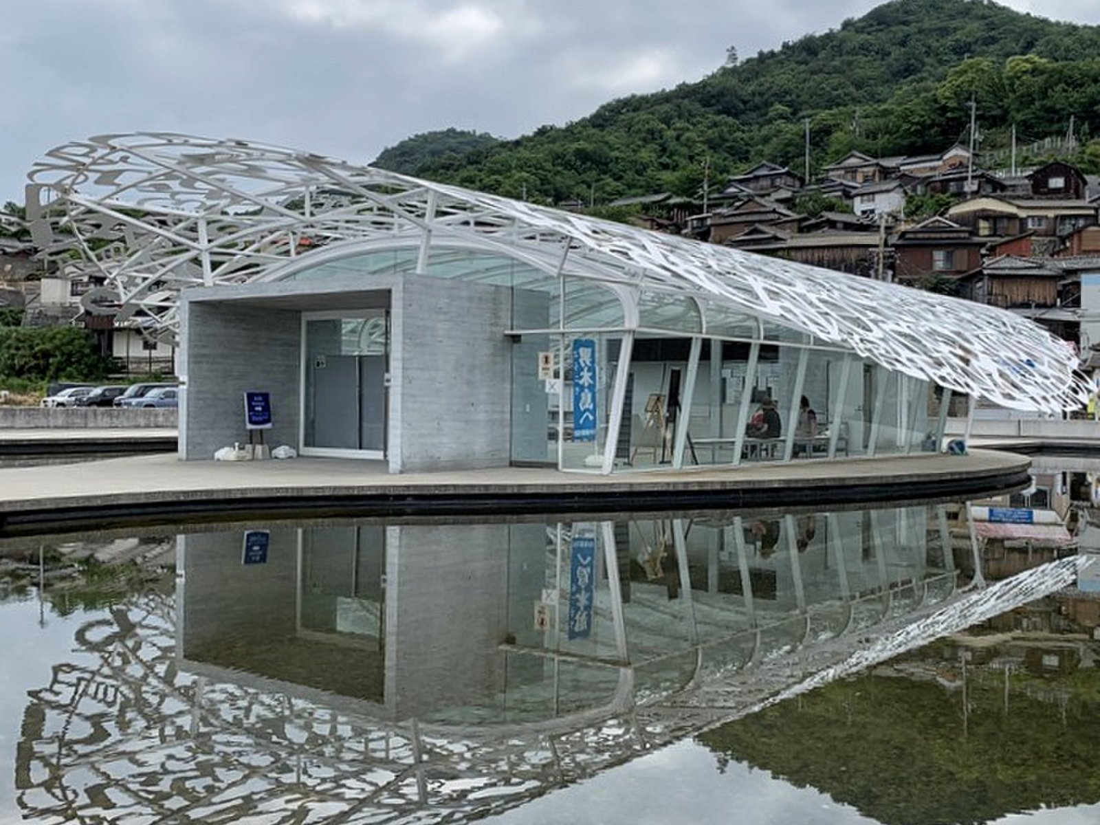 高松市男木交流館 (男木島の魂)