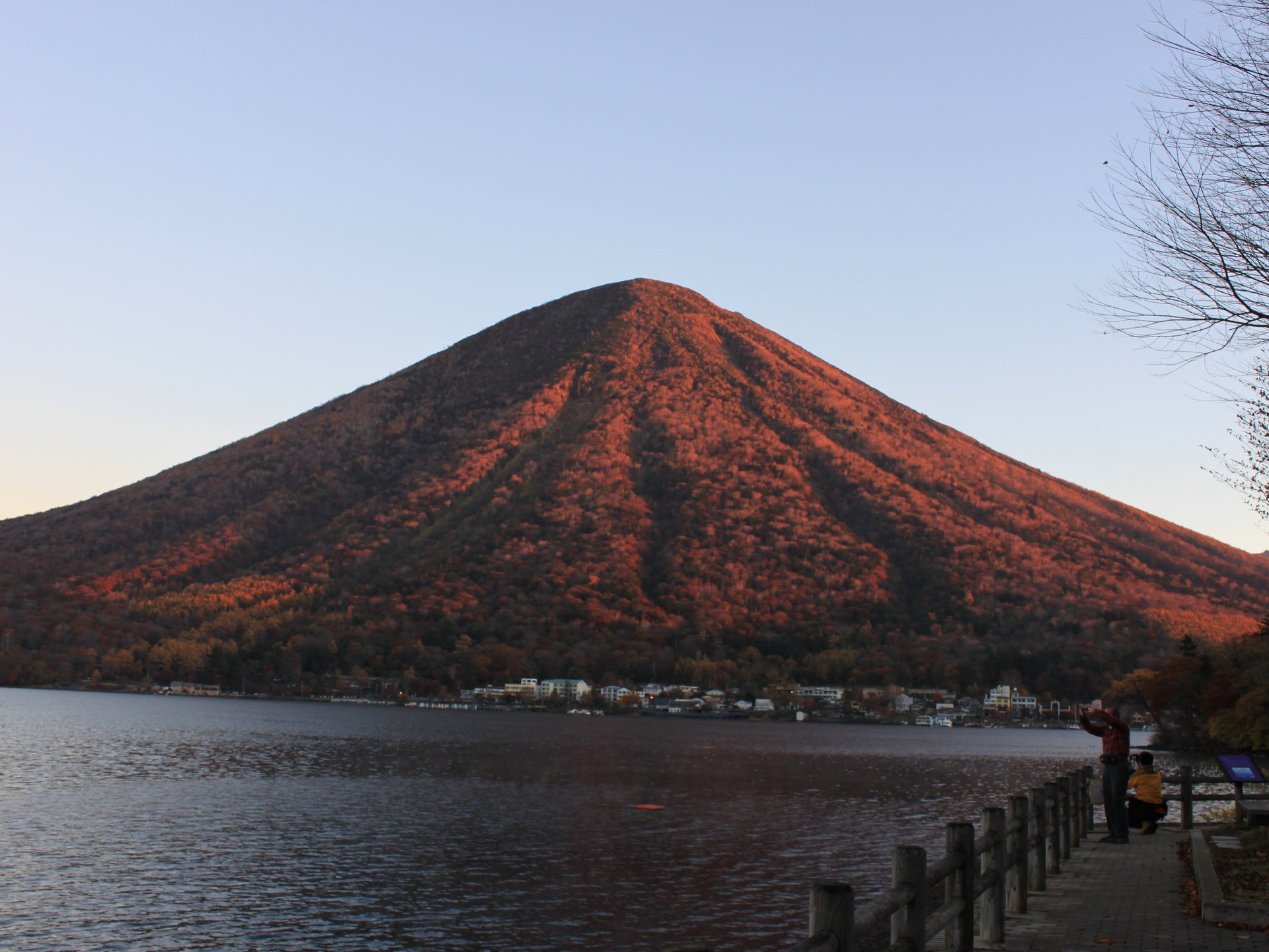 男体山