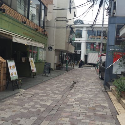 ブルー ブックス カフェ 自由が丘店 