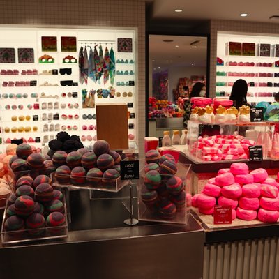 LUSH 新宿店