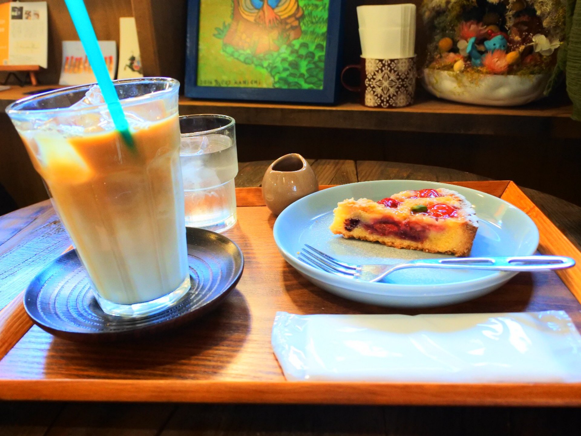 春を探して大阪ひとり旅 谷町九丁目にある人気カフェの苺ケーキと梅の名所 高津神社で春を先取りしてみた