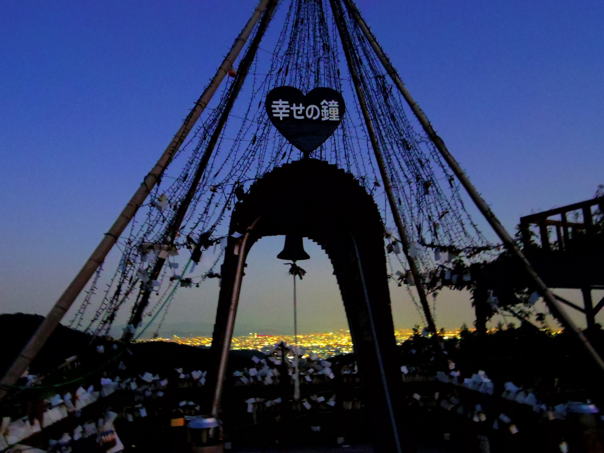 京都・嵐山で見える胸キュンな夜景ドライブデート「菖蒲ヶ丘展望台」♡